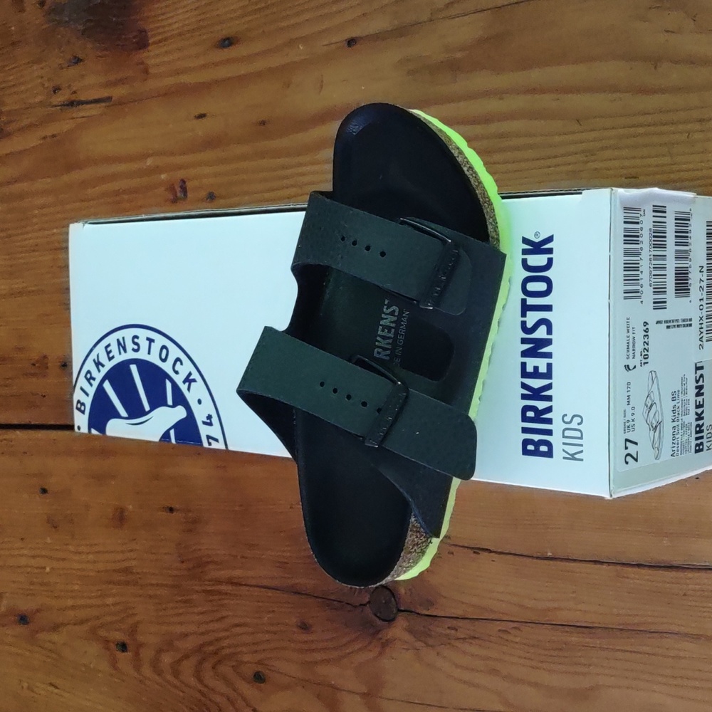 New in box Birkenstock kids Arizona sz 28 sz  10